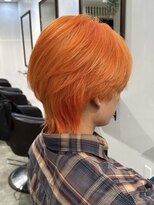 イリ 梅田(ili) 高発色オレンジ×センターパートウルフ