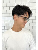 ソーンズ ヨイク(thorns YOIKU)&nbsp;センターパート×無造作パーマ