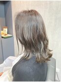 抜け感たっぷり ナチュラルなこなれミディ