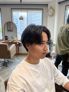 コバルト(Cobalt) 黒髪ショート/センターパート