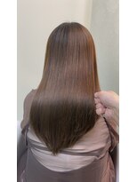 エラ(Ella)&nbsp;ナチュラルな美髪矯正でツヤ感UP