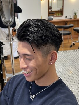 ザデイトウキョウ 表参道 青山(THE DAY TOKYO) MEN’S/サーフカール/刈り上げセンターパート/表参道駅/青山