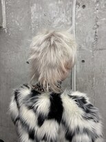 オーン 渋谷(OOn) ホワイトシルバーウルフ