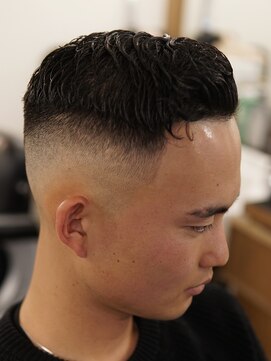 ザチョップショップ キチジョウジ(THE CHOP SHOP KICHIJOJI) サイドパートスキンフェードカットシェービング吉祥寺理容室