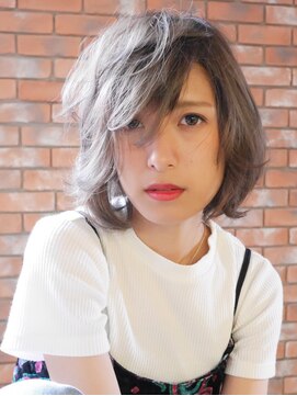 パハップスセントラル(PER HAPS CENTRAL) 透明感のあるモノトーンアッシュ