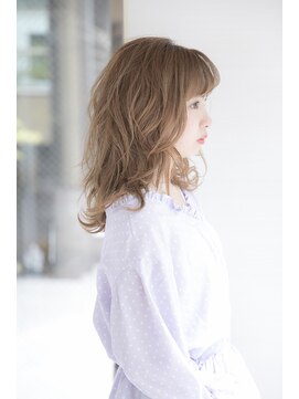 アフロディーテ ギンザ 秋葉原店(APHRODITE GINZA) 外ハネボブ/セクションカラー/ペールベージュ/秋葉原