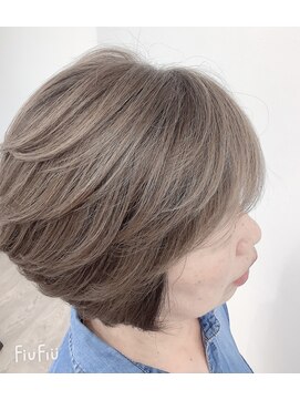 バンビ 大矢野店( Bambi) ふんわりショートボブ