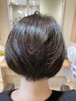 オーシャン(OCEAN) 前下がりレイヤーボブ