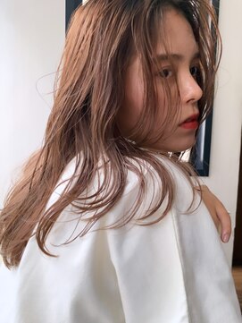 フランチェスカ(Francesca) 外国人風レイヤースタイル/20代30代40代/アースカラー