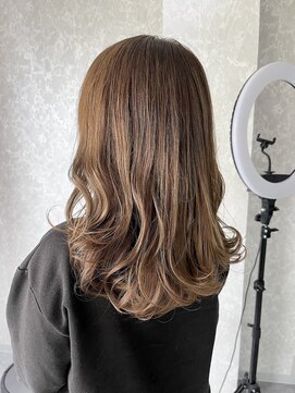 エノルア(enorua) 明るめアッシュベージュ♪