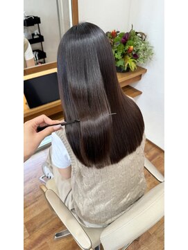 キヌ(kinu) 艶髪ストレート
