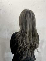 ヘアーメイク ロジック(hairmake LOGIC) グレー系ロング