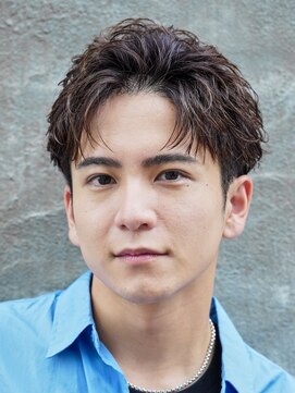 エリマ 横浜西口(elima) 横浜西口フェザーパーマフェザーショートセンターパート20代緩め