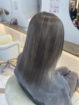 ラビスモア(Lovis moa) ミディアムヘア/暗めカラー/デザインカラー/フェイスフレミング