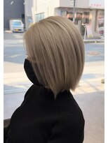 エミーバイモアムー(Emmie byMoremuu) 【RYUKI】ホワイトカラー