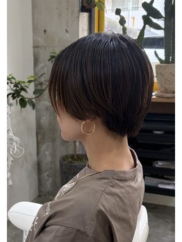 バド(BUD)の写真/経験豊富なスタイリストがあなたのための大人可愛いショートを実現!再現性の高いカットでお手入れも楽々♪