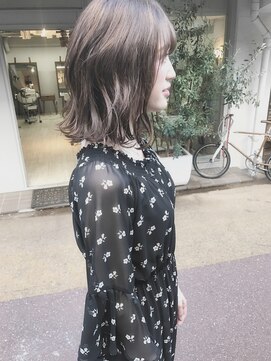 ブレス(Bless) グレー×ハイライト