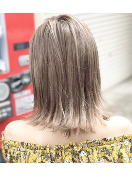 フラム(vlam) ミディアムエッジィボブ