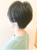 【morio鶴瀬】黒髪耳出しショート