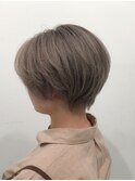 黒髪クラゲヘアーオリーブグレー小顔ココアベージュショート