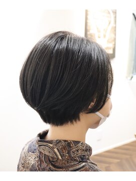 ウィスカーヘアー(whisker hair) ダークアッシュハンサムショート
