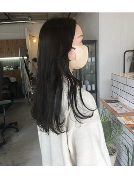 エピック(Epic) グレーカラーで透明感