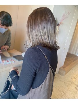 シー 岡崎(,SHE) 大人ガーリー/チョコレート/モード/プリカール/岡崎