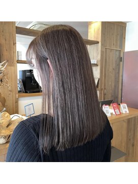 リーファ(reefur) 段なしロング斜めバング小顔愛されベージュカラー