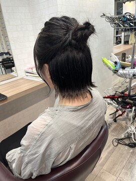 コワファーストナガサキシャンプーボーイ(COIFF1RST NAGASAKI SHAMPOO BOY) ハーフアップアレンジ