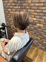 ヴァン カウンシル 王子(VAN COUNCIL)&nbsp;大人のエイジングケア 白髪ぼかしハイライト×ショートボブ#2