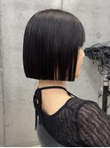 ボブ　切りっぱなしボブ　前下がりボブ　縮毛矯正　黒髪スタイル
