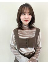 韓国大人顔まわりレイヤーくびれミディアム