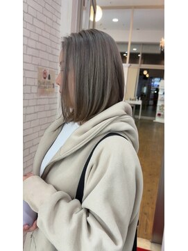 コワファースト 別府 大人可愛い20代30代40代50代60代ショート/白髪ぼかし/大分/別府