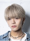メンズヘアラウンドマッシュホワイトカラーナチュラル
