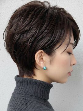 おしゃれな大人のハンサムショート×ポイントパーマ