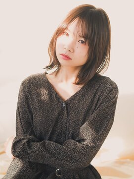 オリーブベージュxレイヤーボブ