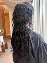 トップヘアーヒルズ 安城(TOP HAIR HILLS)&nbsp;安城黒髪ロング強めスパイラルウェーブ前髪あり面長卵型20代30代