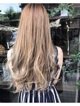 ヘアーデザイン ルシア(Hair Design Lucia) ブロンドロング×ハイライト