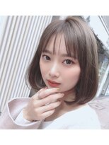 ナチュラルフレンチボブ　透明感デザインカラー