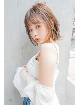 クラン(clan) 小顔ウルフ＃カーキグレージュ大人かわいいフェザーバング