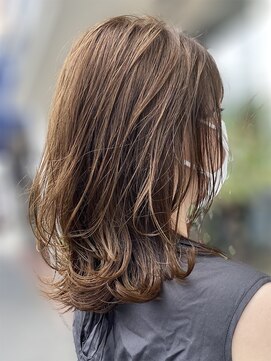 ヘアーエポック(hair epoque) 20代30代アッシュベージュミディアムウルフ伸ばしかけ抜け感