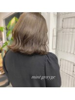 アトリエサニーデイ(atelier SUNNY DAY)&nbsp;ミディアムレイヤーカット/グレージュ/イルミナ/前髪カット
