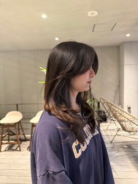 リバレッジ 白金(Leverage) 大人外国人風セミロングレイヤー