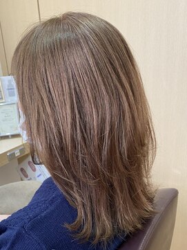 エム インターナショナル 白岡 キュート(EMU international CUTE) 柔らかハイライト☆白髪も隠れる透明感カラー