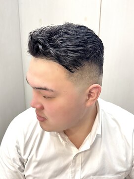 ヘアーアンドグルーミング ヨシザワインク(HAIR&GROOMING YOSHIZAWA Inc.) メンズバーバースキンフェード七三パートアップバング理容室