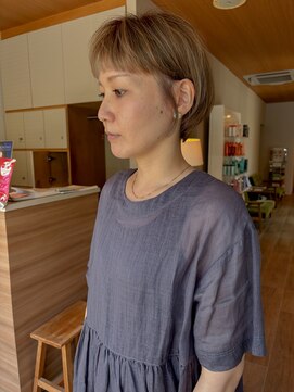 ツイギー 宮西店(TWiGGY) 丸みショートにベージュハイトーン