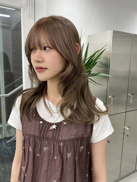 イル 天神西通り店(ill) 柔らかいオリーブベージュ