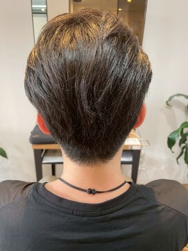 自然体で決まる“メンズショート”