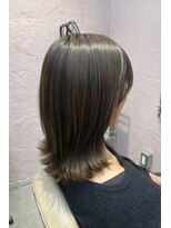 フッタ(Futta)&nbsp;外ハネミディアムスタイル【西武新宿駅】【駅近徒歩1分】