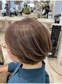 40代、50代、60代/白髪ぼかしハイライト/ショートボブ/顔まわり